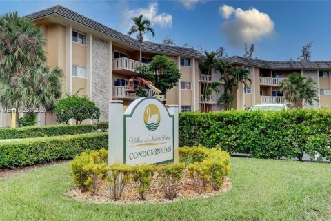 Copropriété à louer à Miami Lakes, Floride: 1 chambre, 65.03 m2 № 1956920 - photo 1