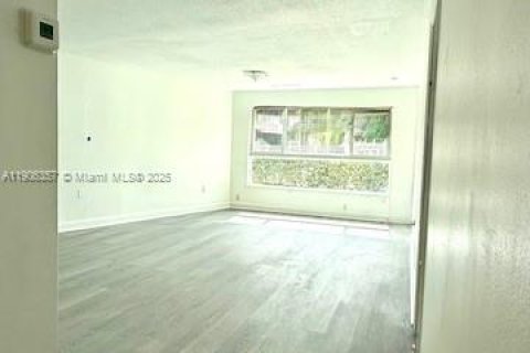Copropriété à louer à Miami Lakes, Floride: 1 chambre, 65.03 m2 № 1956920 - photo 16