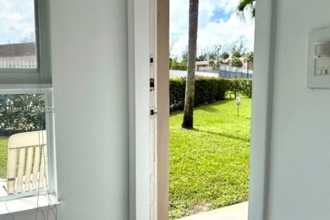 Copropriété à louer à Miami Lakes, Floride: 1 chambre, 65.03 m2 № 1956920 - photo 19