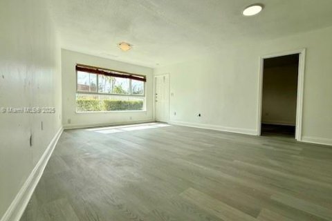 Copropriété à louer à Miami Lakes, Floride: 1 chambre, 65.03 m2 № 1956920 - photo 2