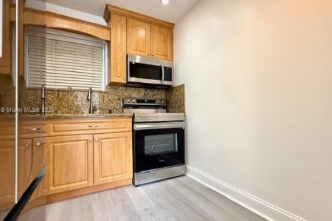 Copropriété à louer à Miami Lakes, Floride: 1 chambre, 65.03 m2 № 1956920 - photo 14