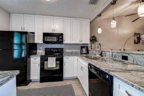 Condominio en venta en Clearwater, Florida, 2 dormitorios, 85.01 m2 № 1772870 - foto 6