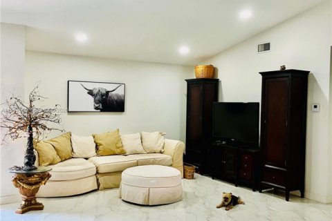 Casa en alquiler en Davie, Florida, 3 dormitorios, 124.95 m2 № 2029685 - foto 4