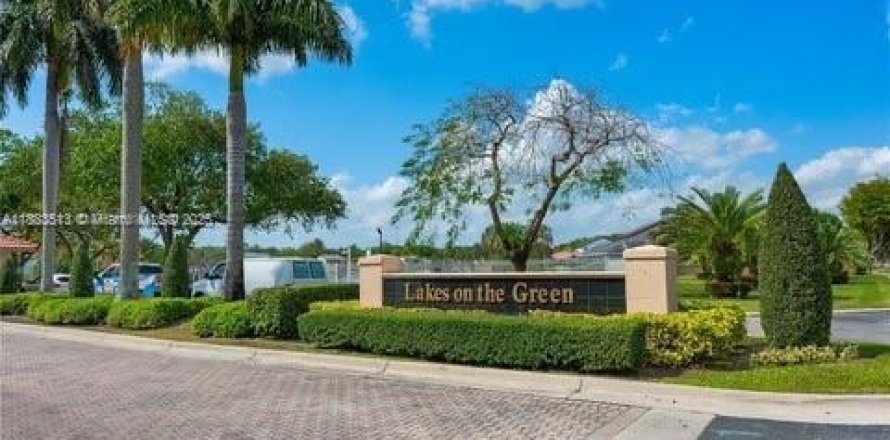 Casa en Hialeah, Florida 3 dormitorios, 111.95 m2 № 1940952