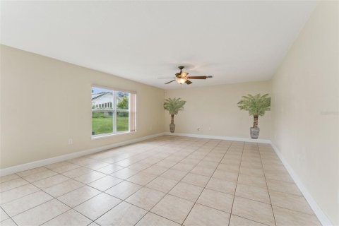 Villa ou maison à louer à Ocoee, Floride: 4 chambres, 227.7 m2 № 2385739 - photo 5