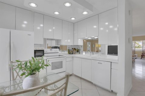 Condominio en venta en Hallandale Beach, Florida, 2 dormitorios, 82.5 m2 № 2077494 - foto 2