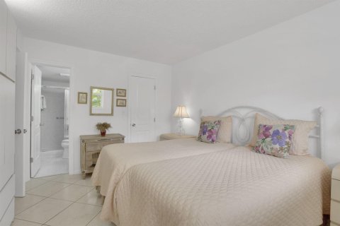 Condominio en venta en Hallandale Beach, Florida, 2 dormitorios, 82.5 m2 № 2077494 - foto 14