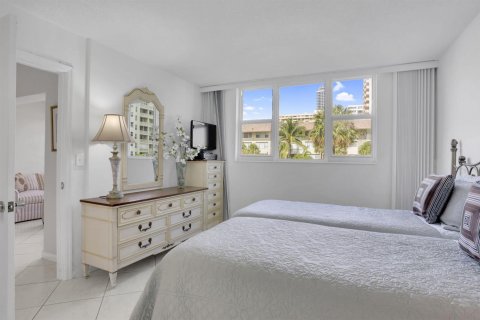 Condominio en venta en Hallandale Beach, Florida, 2 dormitorios, 82.5 m2 № 2077494 - foto 11