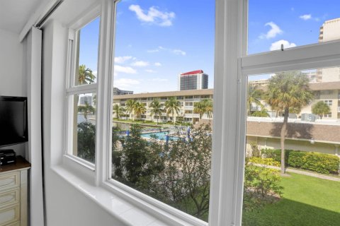 Condominio en venta en Hallandale Beach, Florida, 2 dormitorios, 82.5 m2 № 2077494 - foto 12