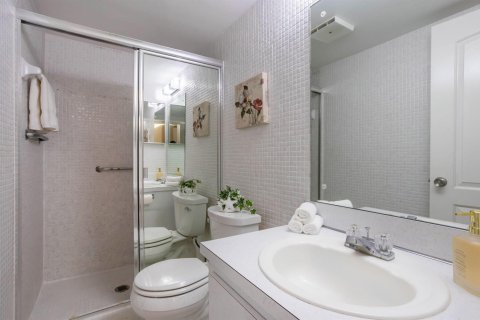 Condominio en venta en Hallandale Beach, Florida, 2 dormitorios, 82.5 m2 № 2077494 - foto 15