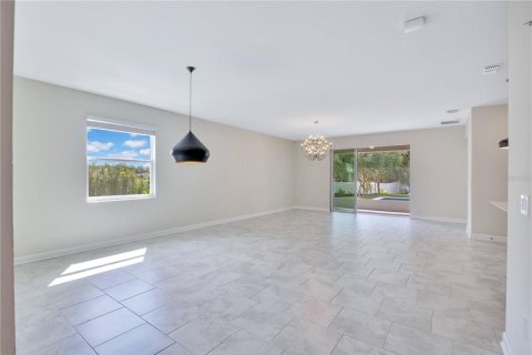 Villa ou maison à louer à Kissimmee, Floride: 5 chambres, 254.18 m2 № 2112400 - photo 4