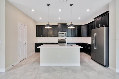 Villa ou maison à louer à Kissimmee, Floride: 5 chambres, 254.18 m2 № 2112400 - photo 5
