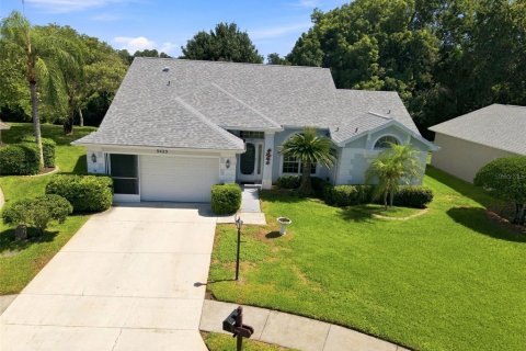 House in New Port Richey, Florida 2 bedrooms, 167.97 sq.m. № 2339458