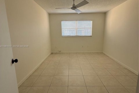 Condominio en venta en Sunrise, Florida, 1 dormitorio, 59.46 m2 № 2021830 - foto 17