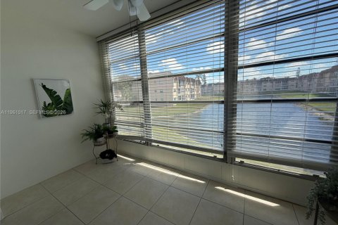 Condominio en venta en Sunrise, Florida, 1 dormitorio, 59.46 m2 № 2021830 - foto 30