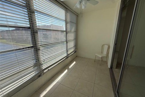 Condominio en venta en Sunrise, Florida, 1 dormitorio, 59.46 m2 № 2021830 - foto 13