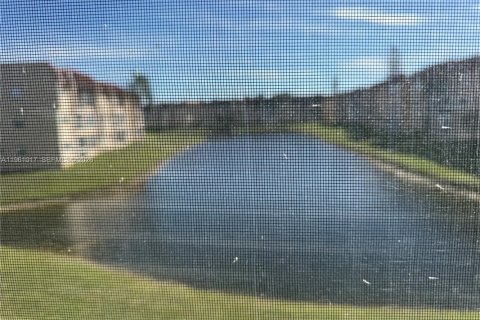 Condominio en venta en Sunrise, Florida, 1 dormitorio, 59.46 m2 № 2021830 - foto 22