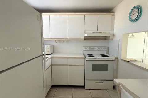 Condominio en venta en Sunrise, Florida, 1 dormitorio, 59.46 m2 № 2021830 - foto 5