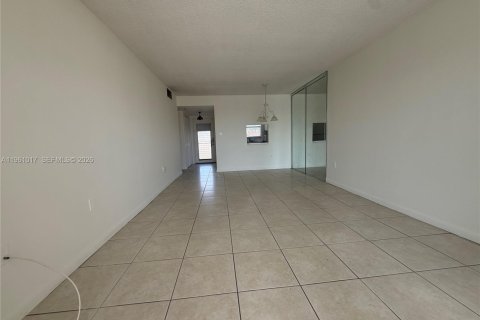 Condominio en venta en Sunrise, Florida, 1 dormitorio, 59.46 m2 № 2021830 - foto 8