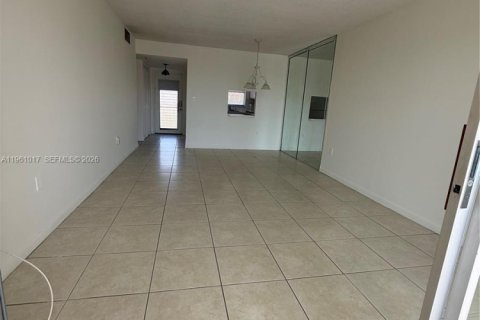 Condominio en venta en Sunrise, Florida, 1 dormitorio, 59.46 m2 № 2021830 - foto 9