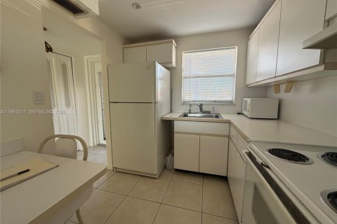 Condominio en venta en Sunrise, Florida, 1 dormitorio, 59.46 m2 № 2021830 - foto 3