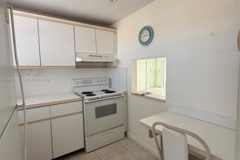 Condominio en venta en Sunrise, Florida, 1 dormitorio, 59.46 m2 № 2021830 - foto 6