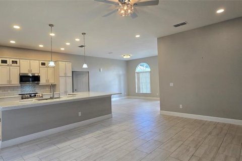 Villa ou maison à vendre à Orlando, Floride: 4 chambres, 174.01 m2 № 2427223 - photo 3