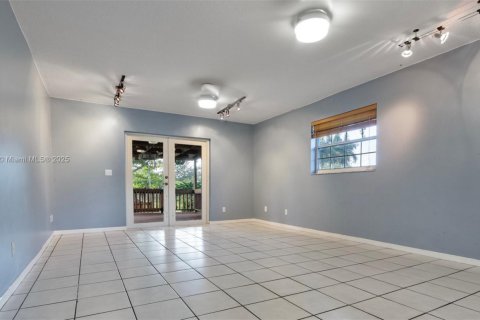 House in Southwest Ranches, Florida 3 bedrooms, 143.26 sq.m. № 1711381 - photo 24