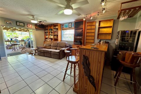 House in Southwest Ranches, Florida 3 bedrooms, 143.26 sq.m. № 1711381 - photo 17