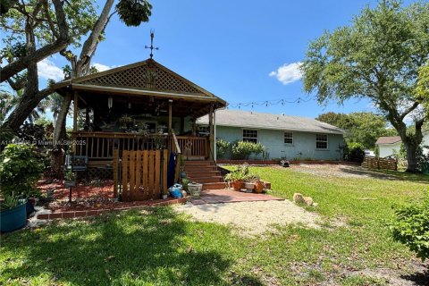 House in Southwest Ranches, Florida 3 bedrooms, 143.26 sq.m. № 1711381 - photo 3