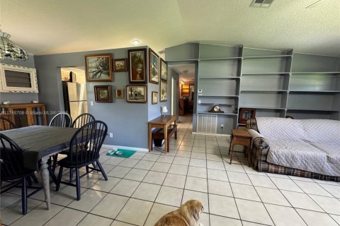 House in Southwest Ranches, Florida 3 bedrooms, 143.26 sq.m. № 1711381 - photo 9