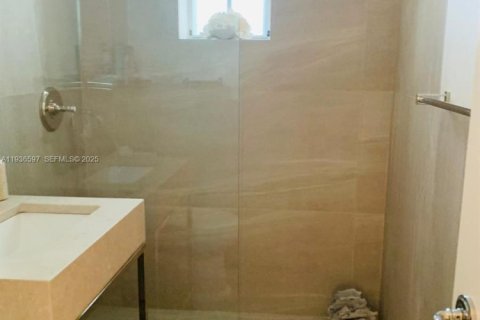 Condominio en venta en Miami Beach, Florida, 1 dormitorio, 61.32 m2 № 1994597 - foto 17