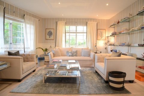 Condominio en venta en Miami Beach, Florida, 1 dormitorio, 61.32 m2 № 1994597 - foto 2