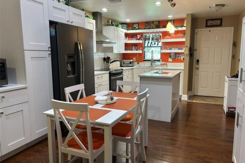 Condo in Tampa, Florida, 2 bedrooms  № 1828086 - photo 2