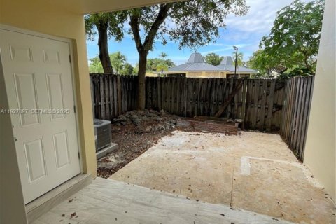 Touwnhouse à louer à Miami, Floride: 2 chambres, 117.61 m2 № 1987410 - photo 22