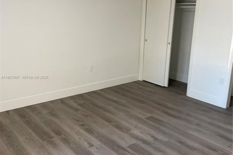 Touwnhouse à louer à Miami, Floride: 2 chambres, 117.61 m2 № 1987410 - photo 18