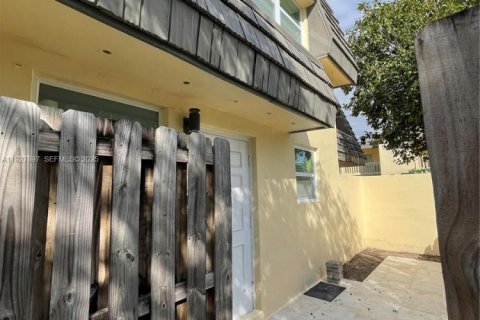 Touwnhouse à louer à Miami, Floride: 2 chambres, 117.61 m2 № 1987410 - photo 21