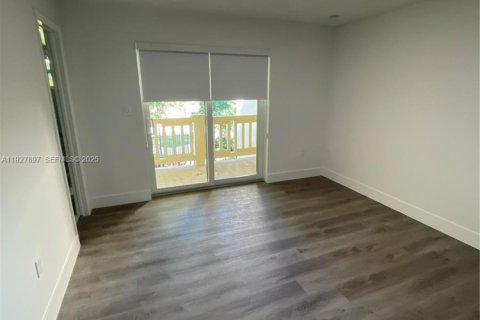Touwnhouse à louer à Miami, Floride: 2 chambres, 117.61 m2 № 1987410 - photo 19