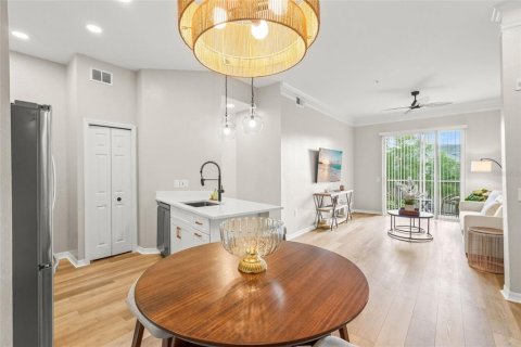 Condo in Sarasota, Florida, 1 bedroom  № 2201838 - photo 9