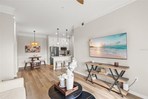 Condo in Sarasota, Florida, 1 bedroom  № 2201838 - photo 13