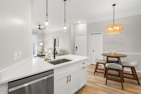 Condo in Sarasota, Florida, 1 bedroom  № 2201838 - photo 7