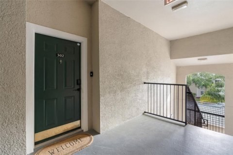 Condo in Sarasota, Florida, 1 bedroom  № 2201838 - photo 2