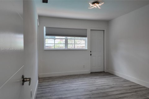 Купить виллу или дом в Холливуд, Флорида 3 спальни, 120.96м2, № 1988417 - фото 13