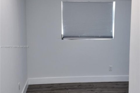 Купить виллу или дом в Холливуд, Флорида 3 спальни, 120.96м2, № 1988417 - фото 25