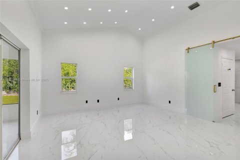 Casa en venta en Loxahatchee Groves, Florida, 4 dormitorios, 222.41 m2 № 1770804 - foto 17
