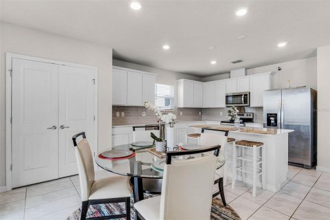 House in Kissimmee, Florida 4 bedrooms, 202.34 sq.m. № 1625510 - photo 6