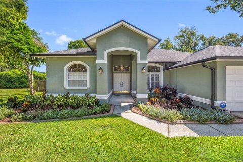 House in Lutz, Florida 4 bedrooms, 205.04 sq.m. № 2427427 - photo 9