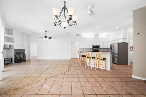House in Lutz, Florida 4 bedrooms, 205.04 sq.m. № 2427427 - photo 21