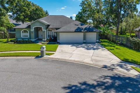 House in Lutz, Florida 4 bedrooms, 205.04 sq.m. № 2427427 - photo 6
