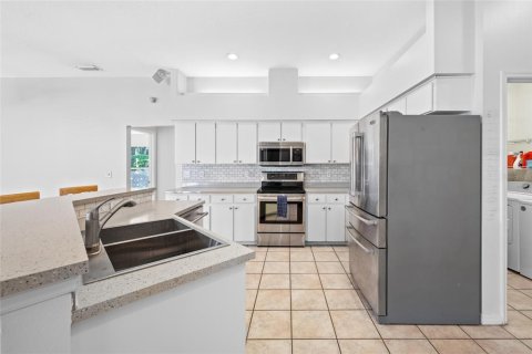 House in Lutz, Florida 4 bedrooms, 205.04 sq.m. № 2427427 - photo 28